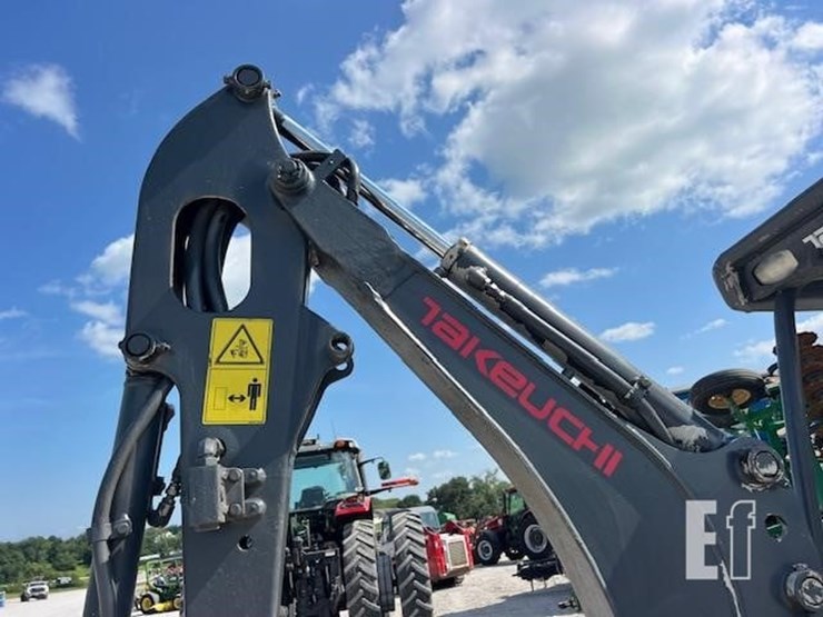 takeuchi-tb216-image-12