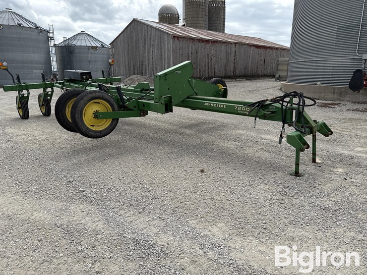 john-deere-7200-image-3