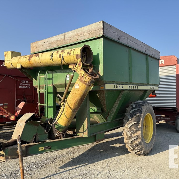 JOHN DEERE 1210A