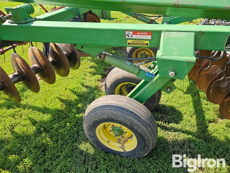 john-deere-630-image-16