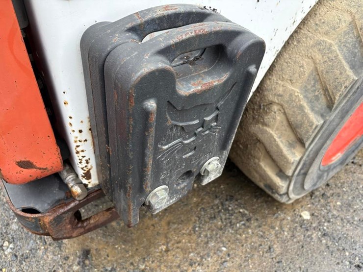 2014-bobcat-s570-image-11