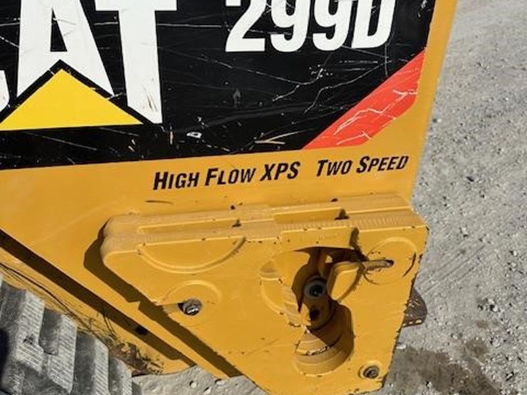 2015-caterpillar-299d-image-11