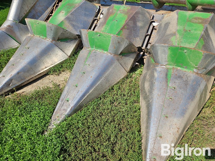 john-deere-444-image-11