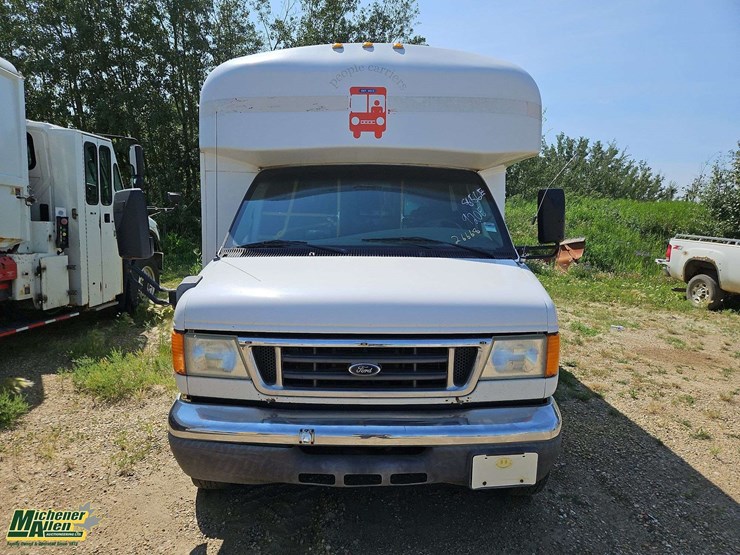 2005-ford-e450-image-5
