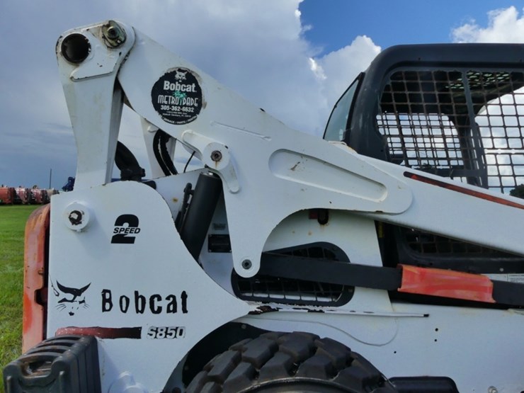 2012-bobcat-s850-image-8
