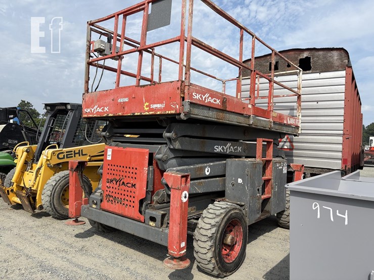 2014-skyjack-sj8841rt-image-3