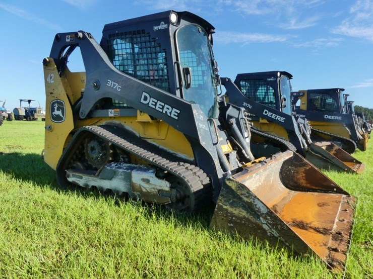 deere-317g-image-2