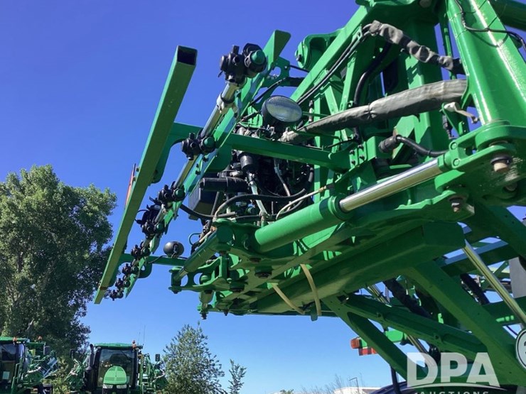 2020-john-deere-r4038-image-9