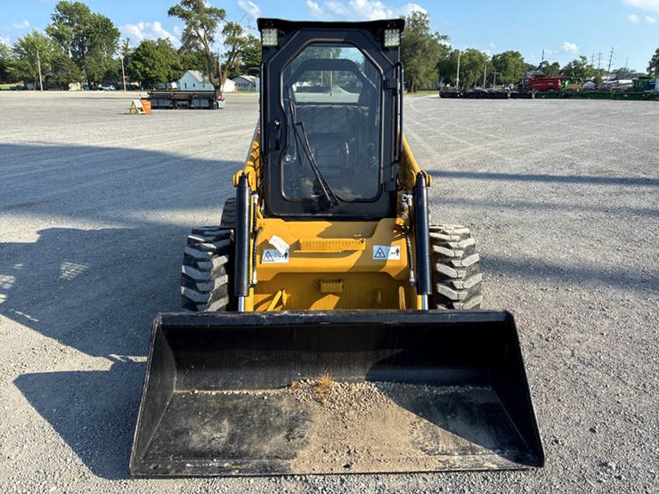 2019-caterpillar-246d-image-9