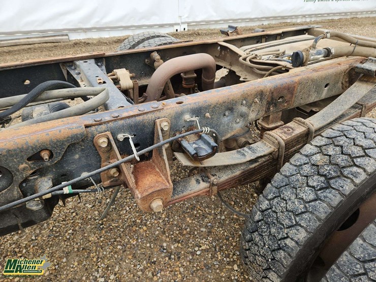 2016-ford-f550-image-32