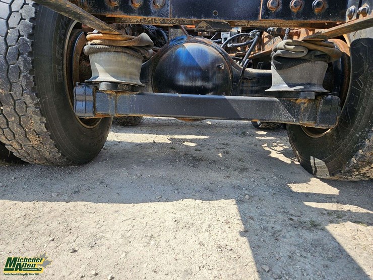 2010-kenworth-t800-image-13