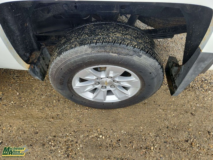 2015-chevrolet-silverado-1500-image-25