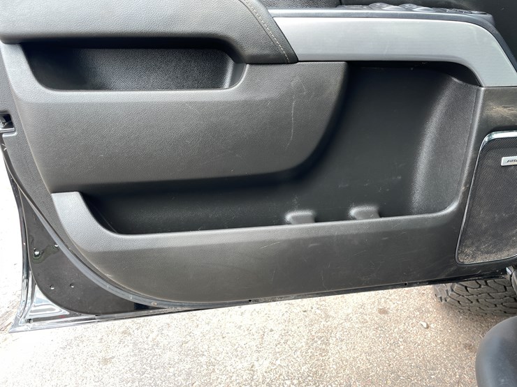 2018-chevrolet-silverado-1500-z71-image-36