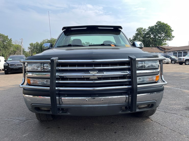 2002-chevrolet-silverado-1500-z71-image-9