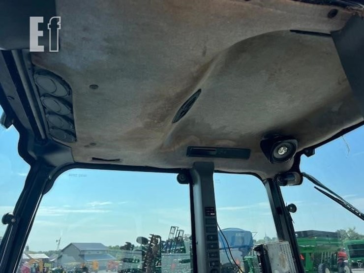 new-holland-tn90f-image-30