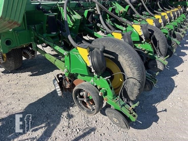 2009-john-deere-1770nt-image-69