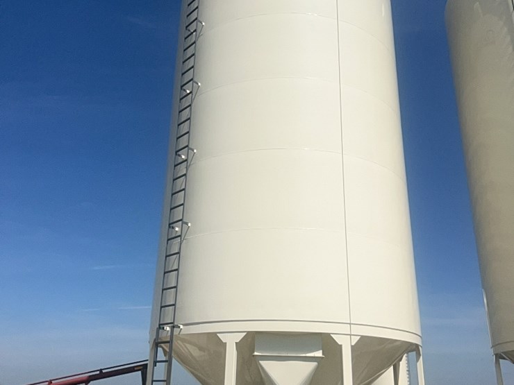 concept-7,500-bu.-hopper-bin-with-agi-grainguard-bin-fan,-10-hp-3-phase-electric-motor-image-3