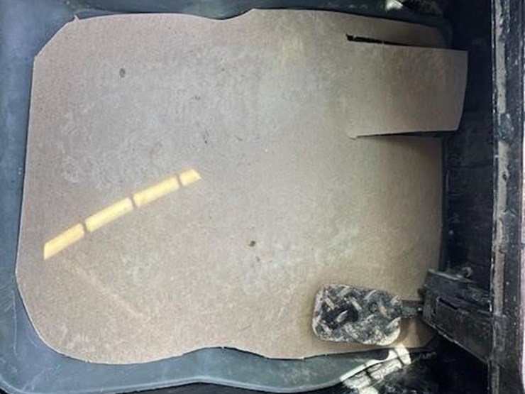2015-caterpillar-299d-image-22