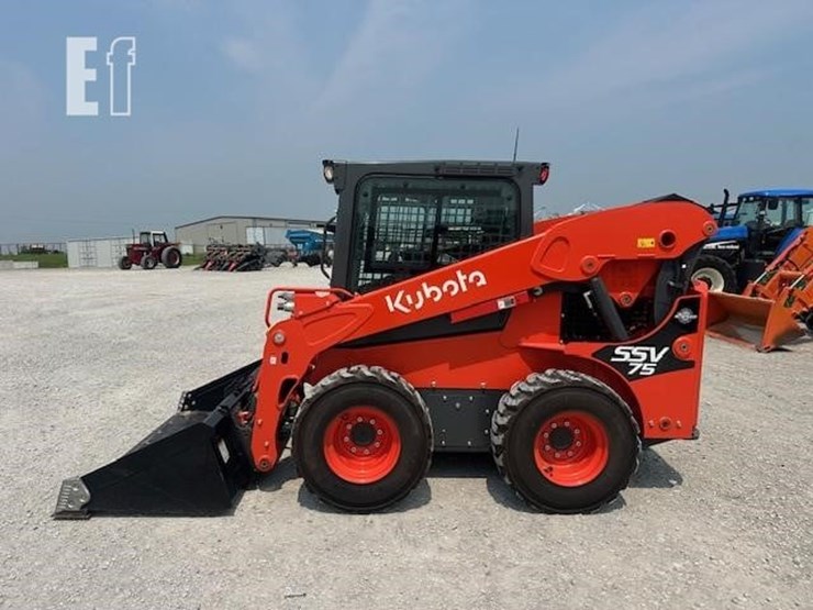 2023-kubota-ssv75-image-2