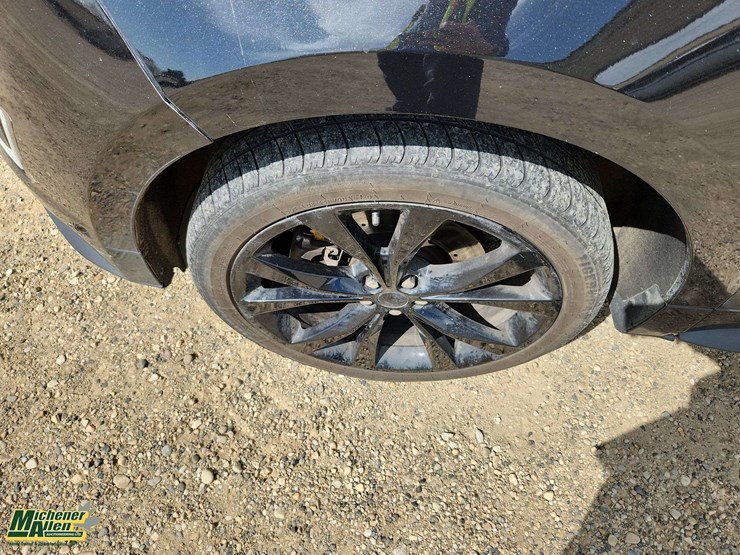 2015-ford-edge-image-25