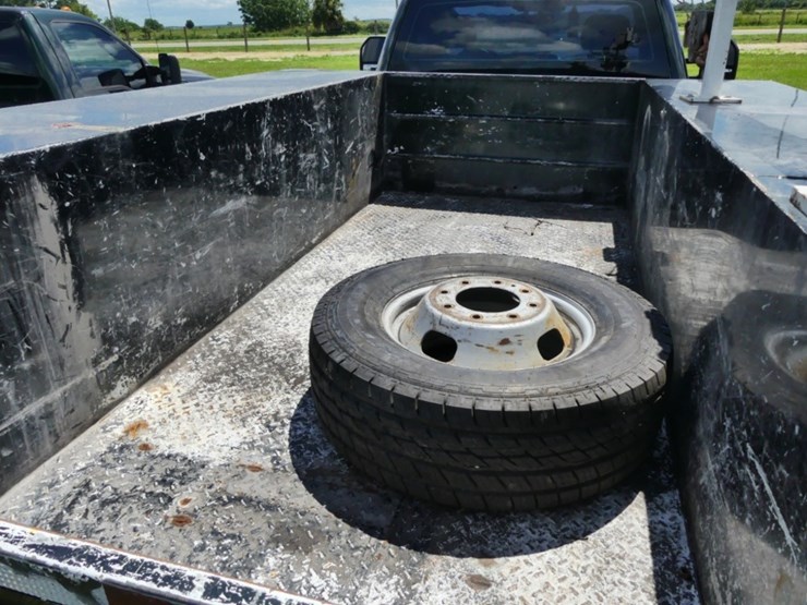 2019-ford-f350-xl-image-10