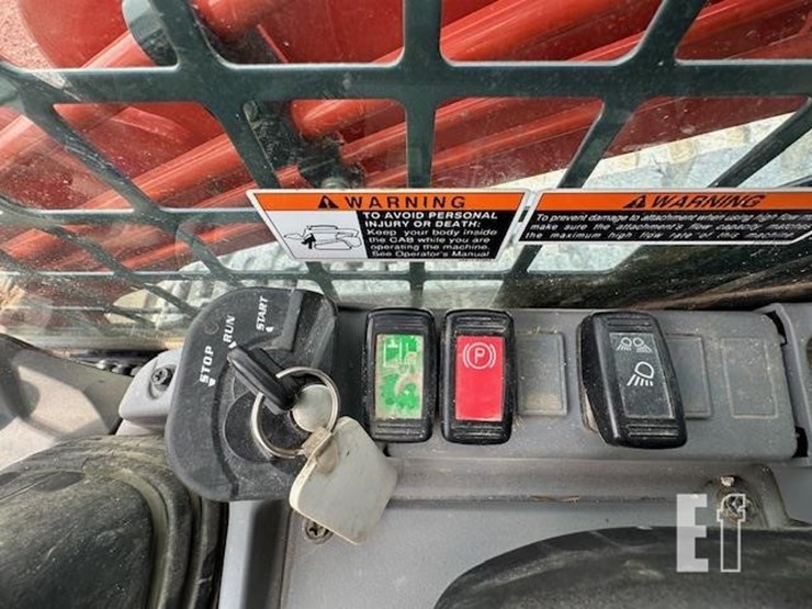 kubota-svl97-2-image-26
