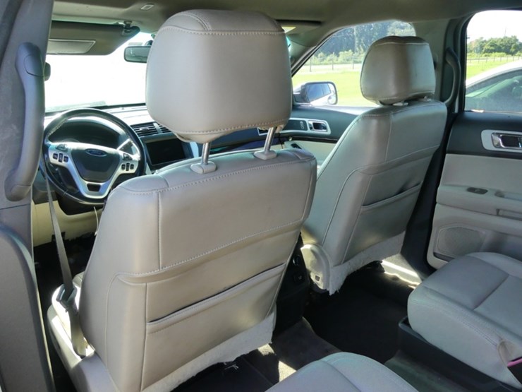2012-ford-explorer-image-9