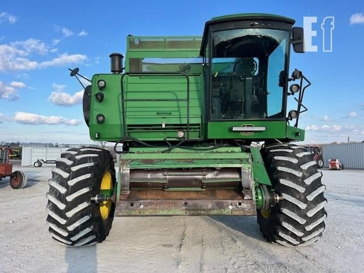 1988-john-deere-8820-titan-ii-image-11