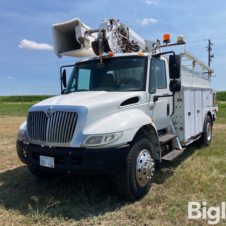 2003 INTERNATIONAL DURASTAR 4300
