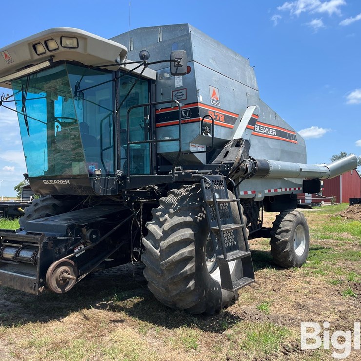 1996 GLEANER R72