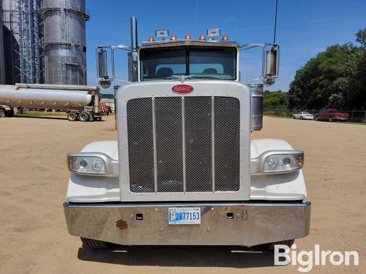 2013-peterbilt-388-image-2