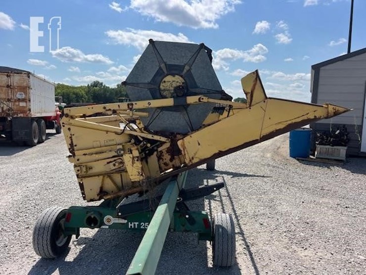 new-holland-tr85-image-71