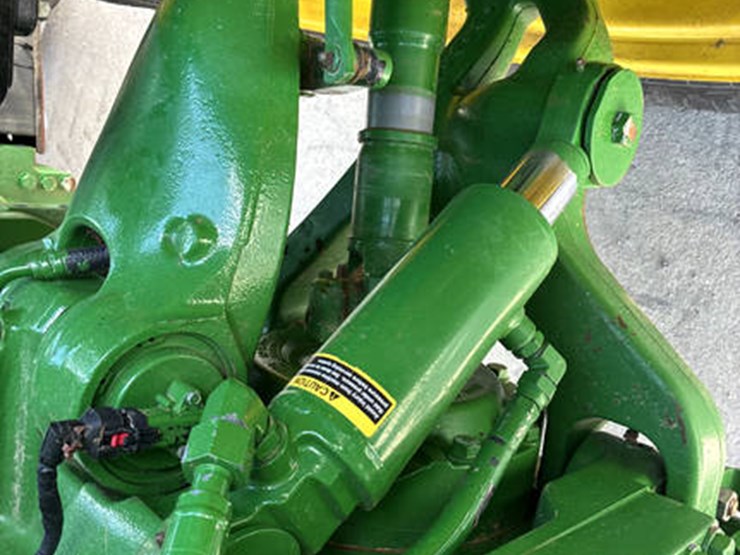 2018-john-deere-8400r-image-46