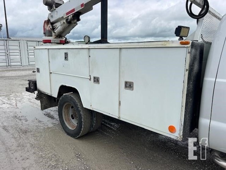 2008-ford-f550-image-26