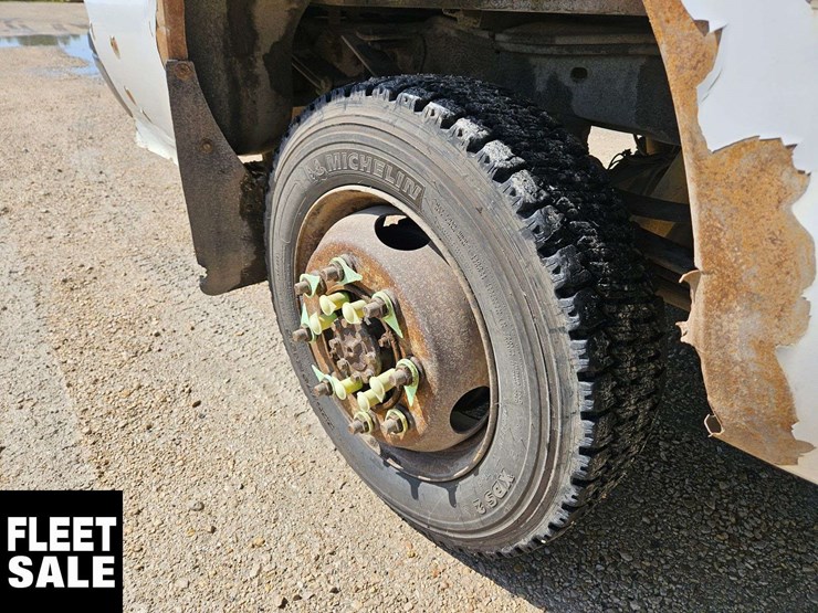 2011-ford-f350-image-31
