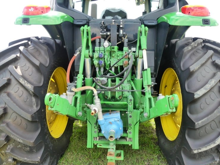 2024-john-deere-6110m-image-5