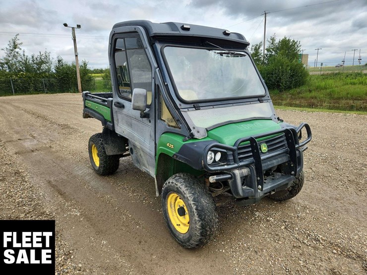 2015-john-deere-gator-image-2