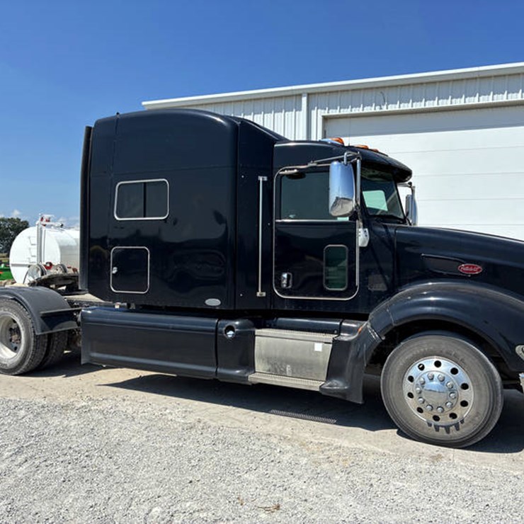 2011 PETERBILT 386
