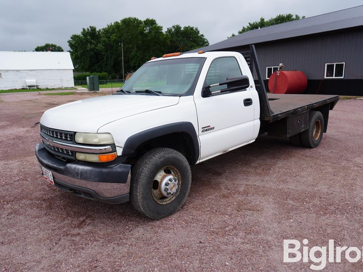 2001-chevrolet-silverado-3500-image-1
