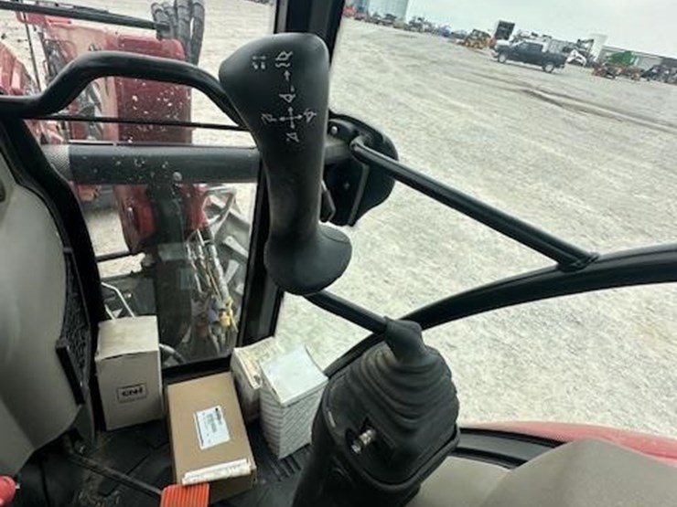 2021-case-ih-farmall-75a-image-25