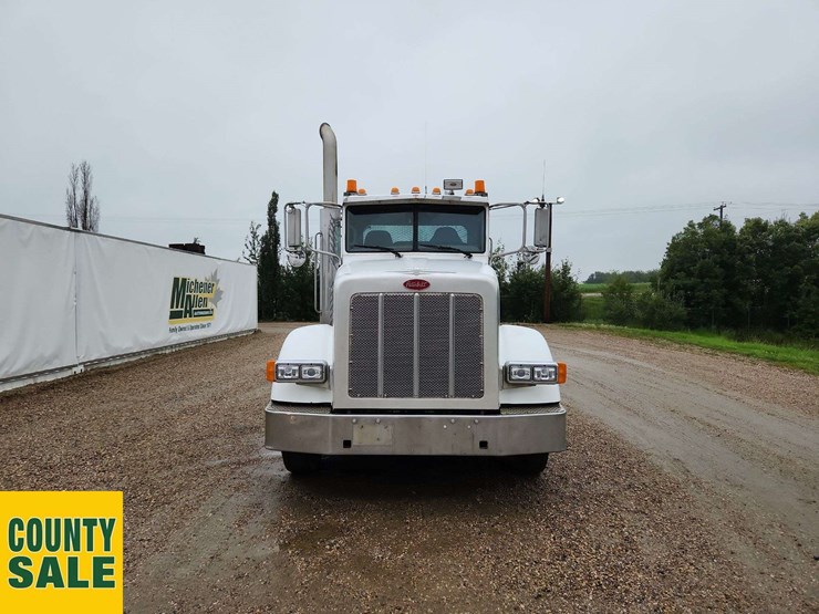 2012-peterbilt-367-image-13