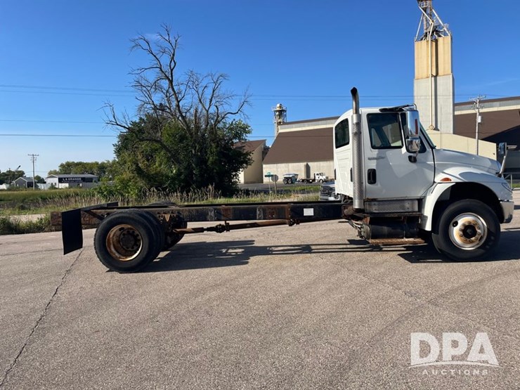 2012-international-durastar-4400-image-13