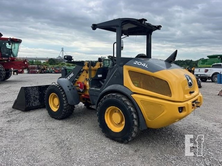 2020-deere-204l-image-4