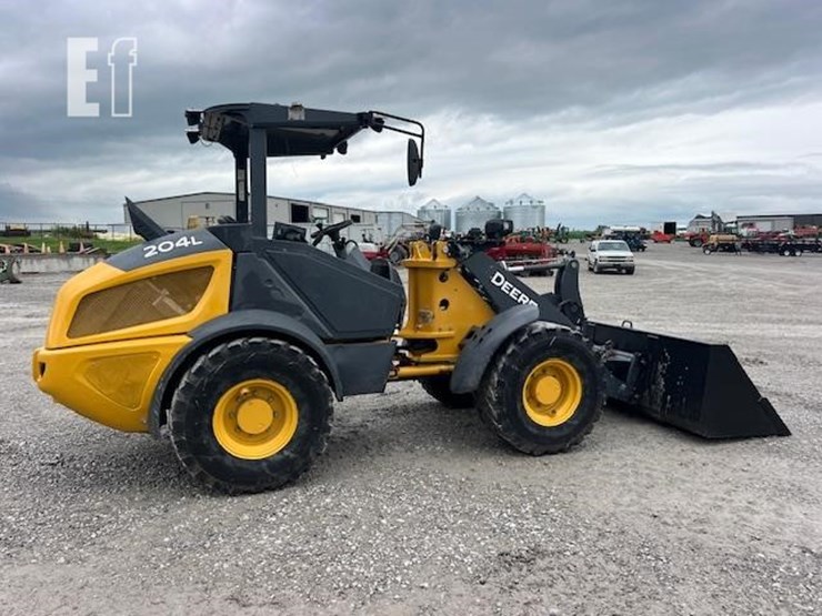 2020-deere-204l-image-7
