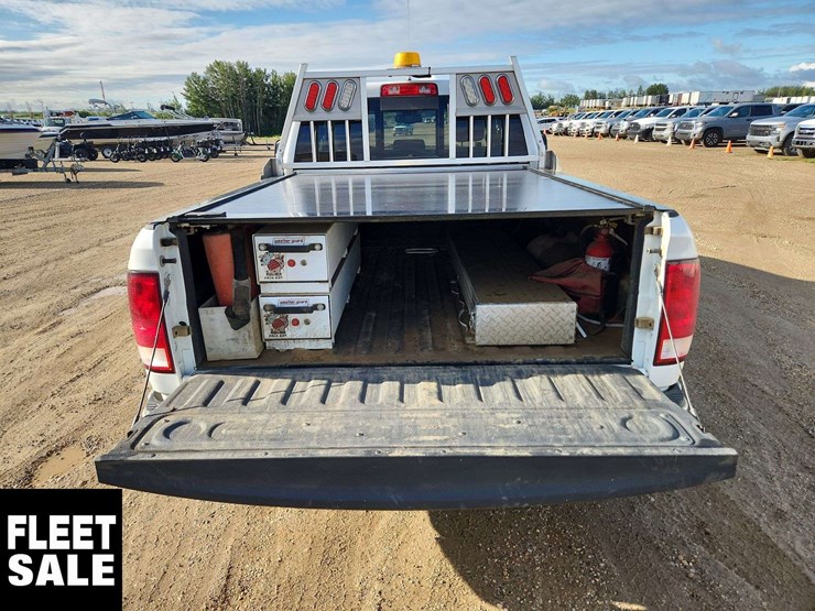 2013-ram-1500-slt-image-17