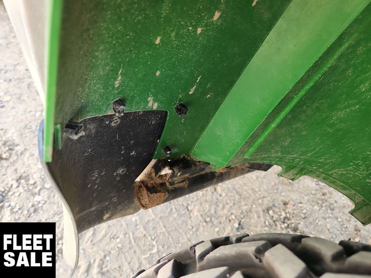 2015-john-deere-gator-image-26