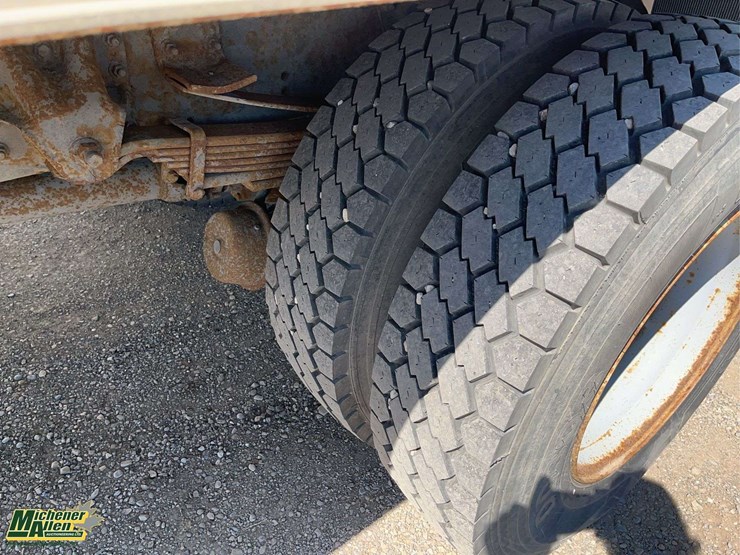 2007-gmc-t7500-image-9