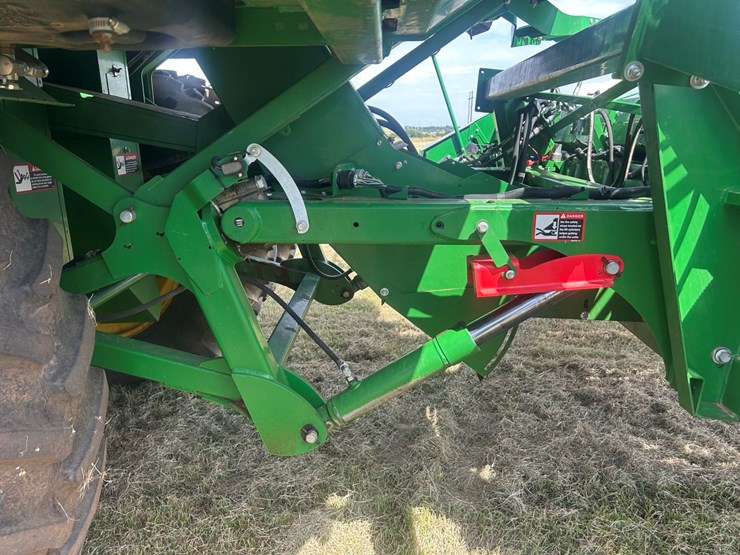 2016-john-deere-cs690-image-15