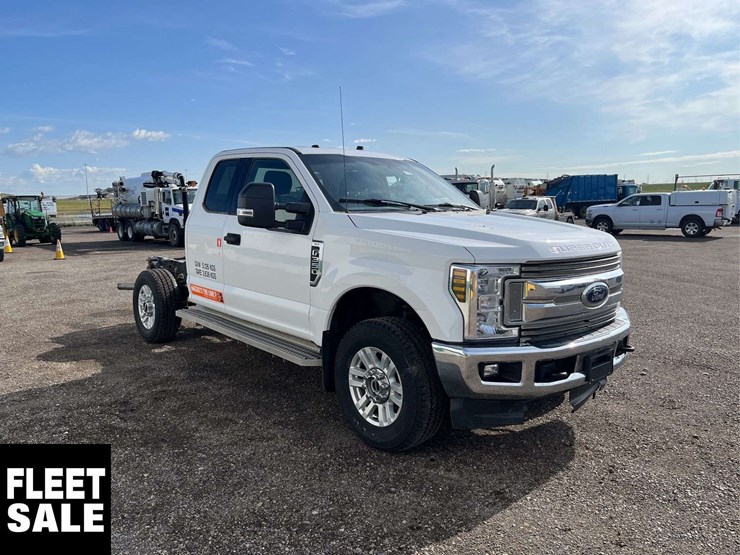 2019-ford-f350-image-18