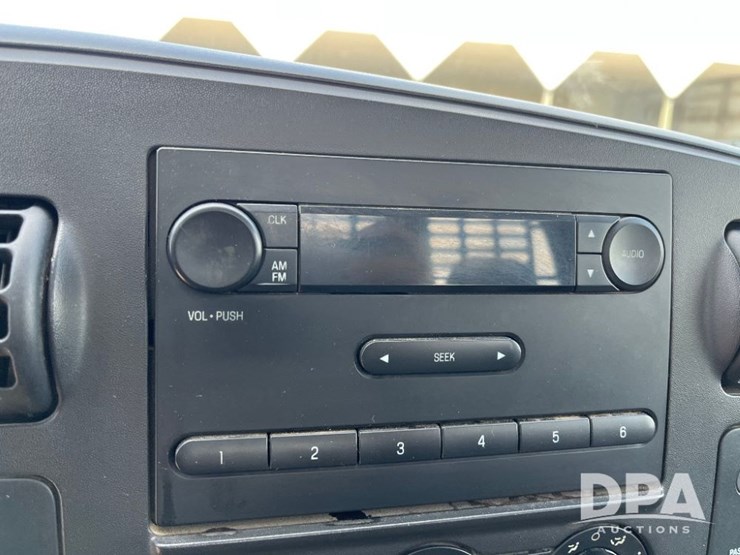 2007-ford-f450-xl-image-53